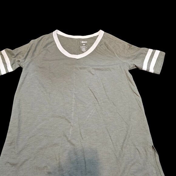 SO Gray V-Neck Varsity Tee Shirt – Size XS - Picture 2 of 4